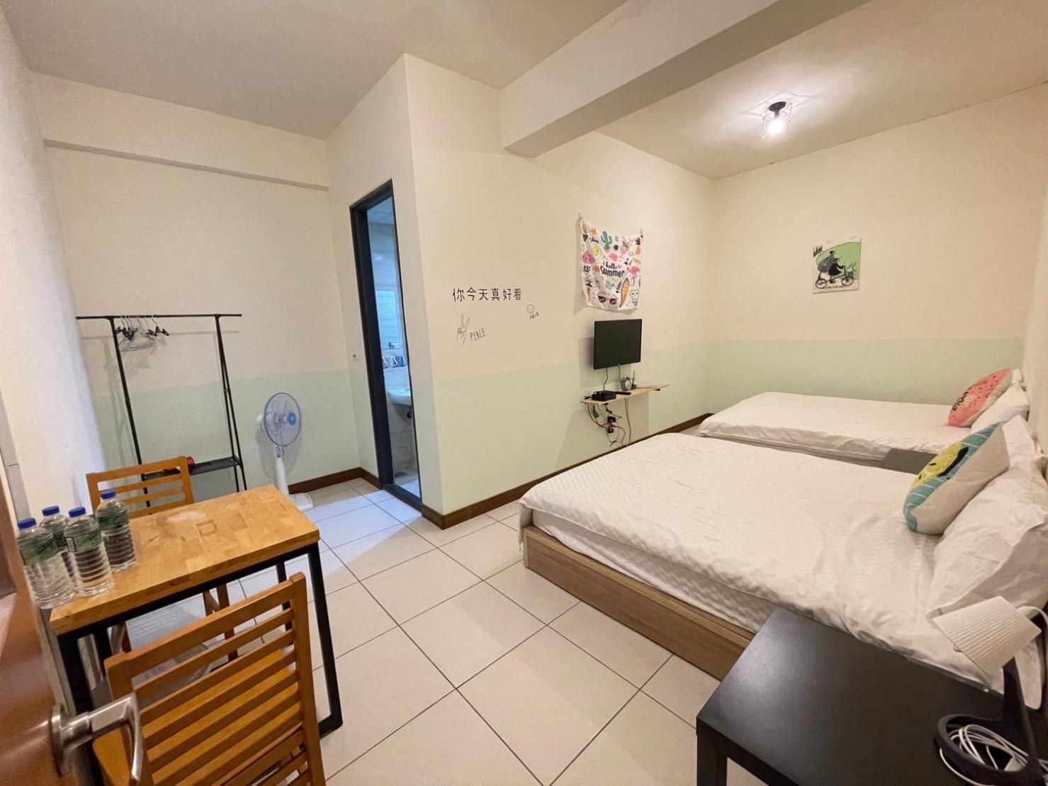 二街窩窩電梯民宿花蓮車站東出口second Street Nest Hostal Città di Hualien Esterno foto